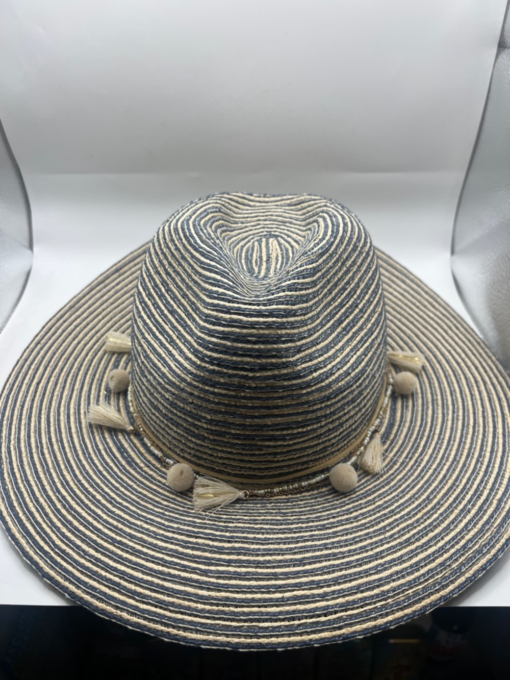 Tommy Bahama Wide Brim Straw Sun Hat with Tassel Trim - Cream & Navy